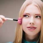 Со скольки лет можно краситься косметикой: инструкция и рекомендации косметологов