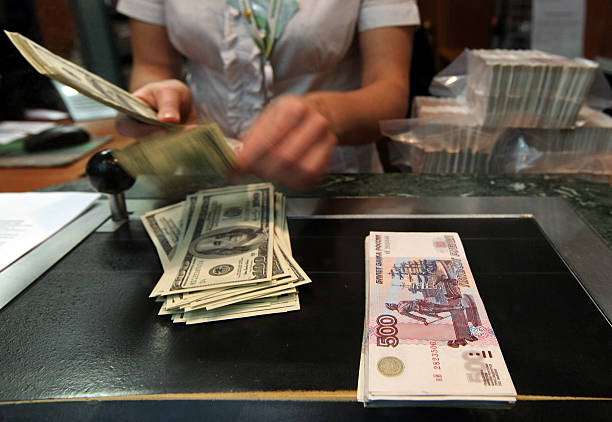 Как поменять доллары на рубли в Сбербанке
