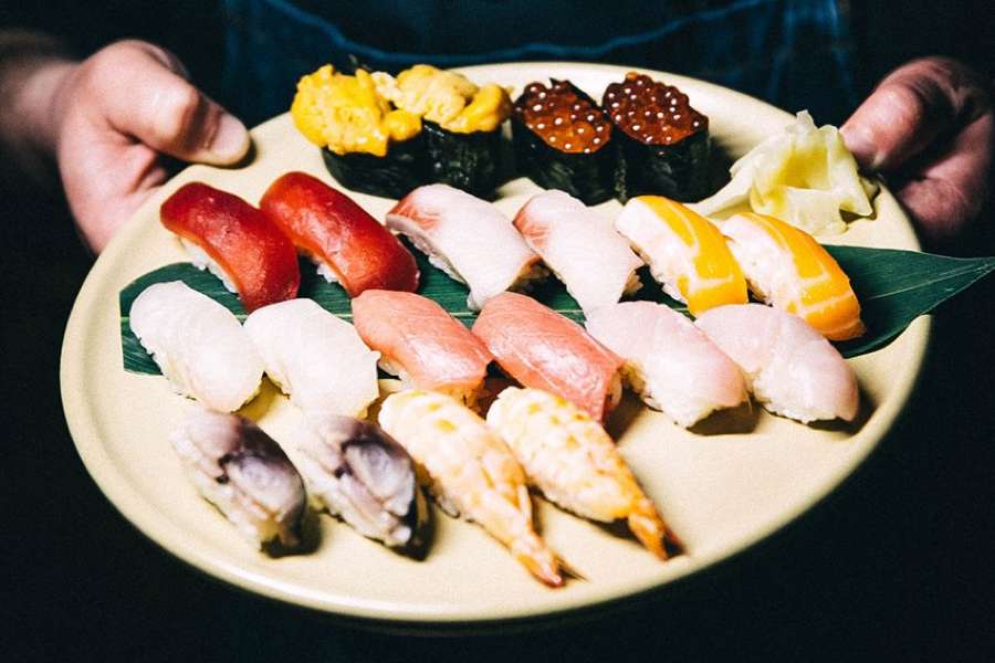 суши и рыба