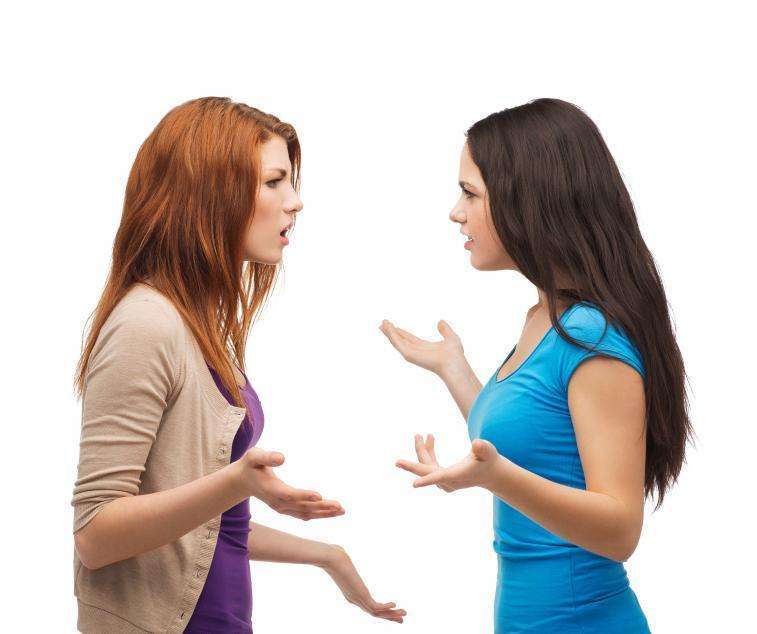 Девушки спорят