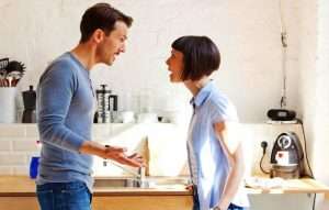 Что делать, если избивает муж? Советы и рекомендации